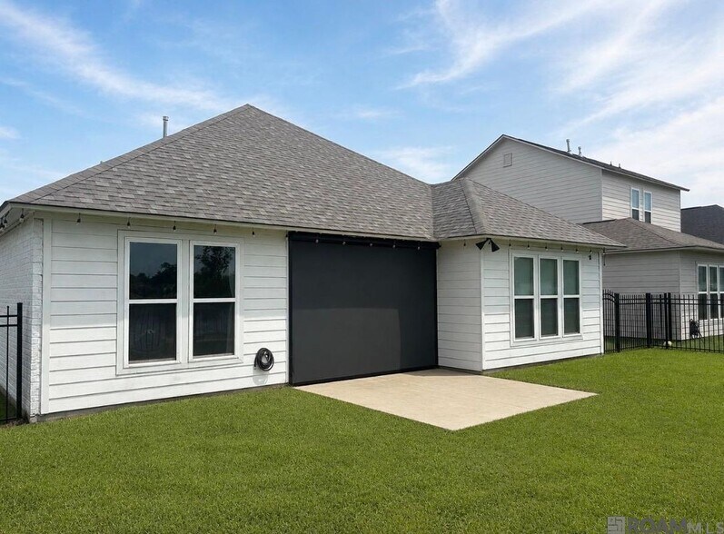 Building Photo - 14414 Wally Wy