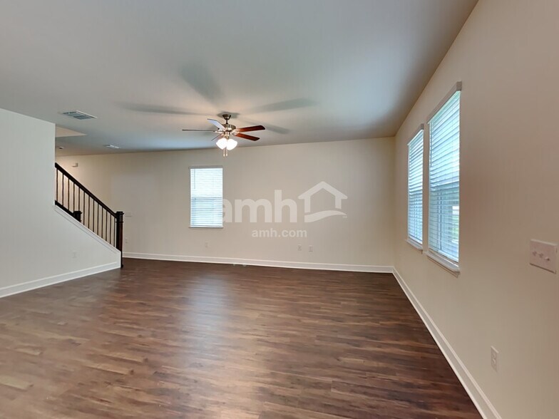 Building Photo - 1101 Walden Pond Dr