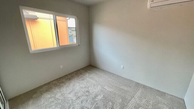 Building Photo - 4 BED/2.5 BATH HOME in Hoopili - Garage & ...