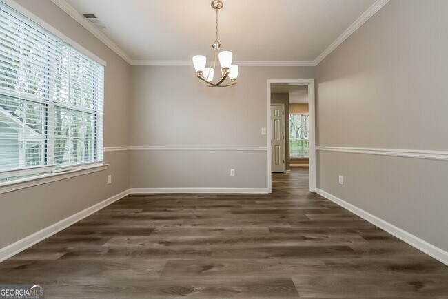 Building Photo - 2092 Wedgewood Dr