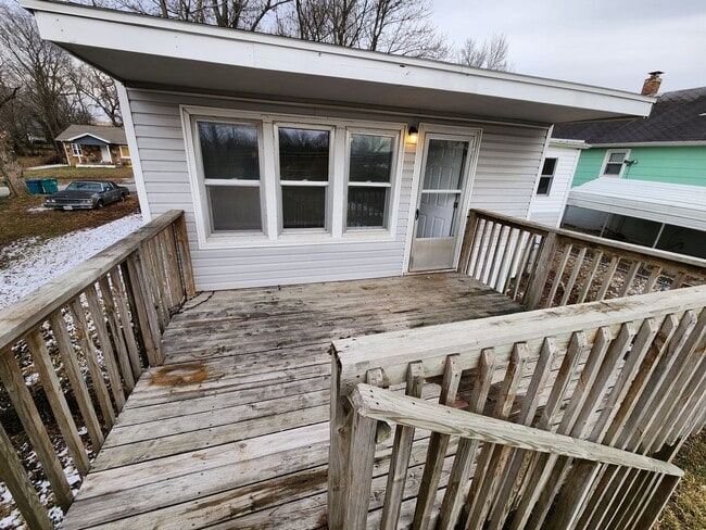 Building Photo - Spacious 3-Bedroom, 1-Bathroom Home AVAILABLE NOW!!