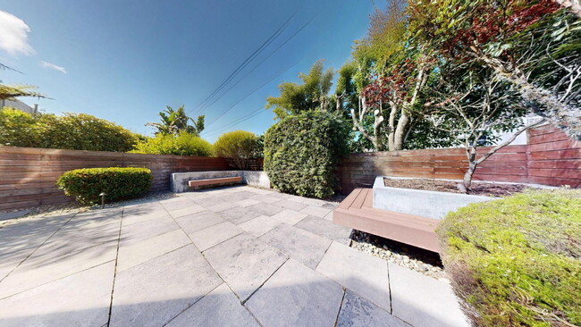 Building Photo - Charming, Renovated 3BR + Sunroom / 3.5 BA...