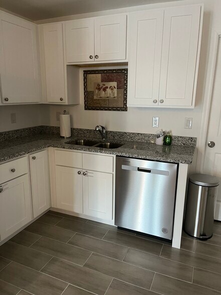 Building Photo - 2156 Edison Ave