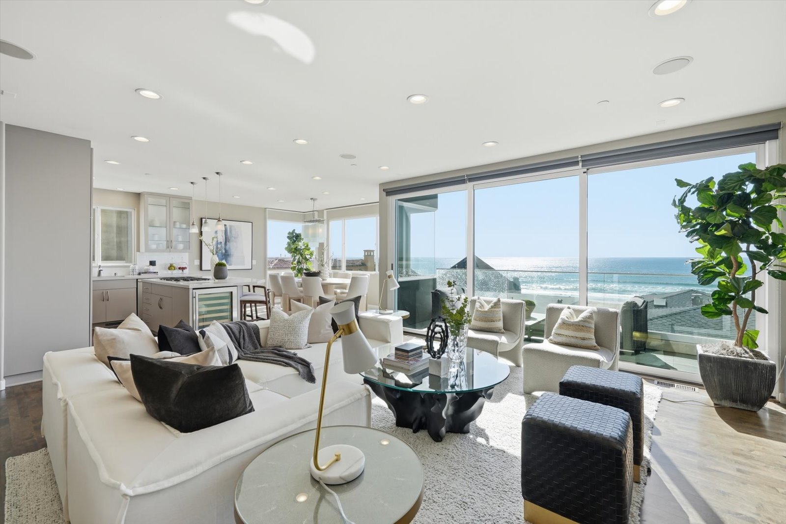Building Photo - 2406 Ocean Dr