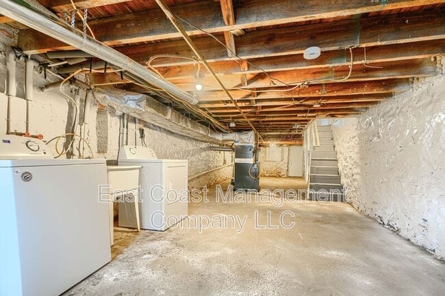 Building Photo - 1530 N Rosedale St