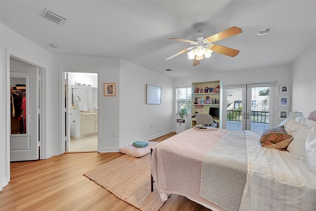 Building Photo - 1614 NE 9th St