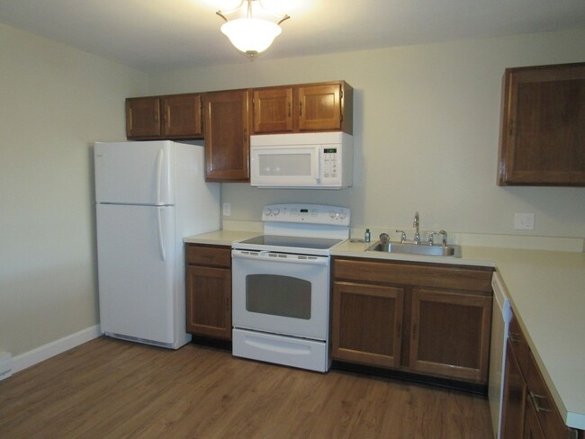 Building Photo - Derry - Fieldstone Terrace- 1 Bedroom Cond...