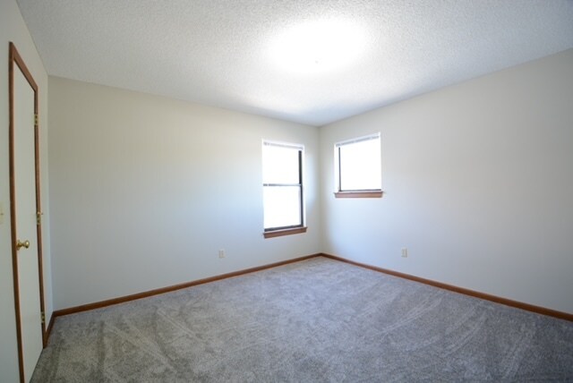 Building Photo - 1023 NE Lindsay Ave