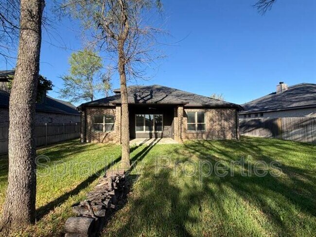 Building Photo - 6125 Modena Dr