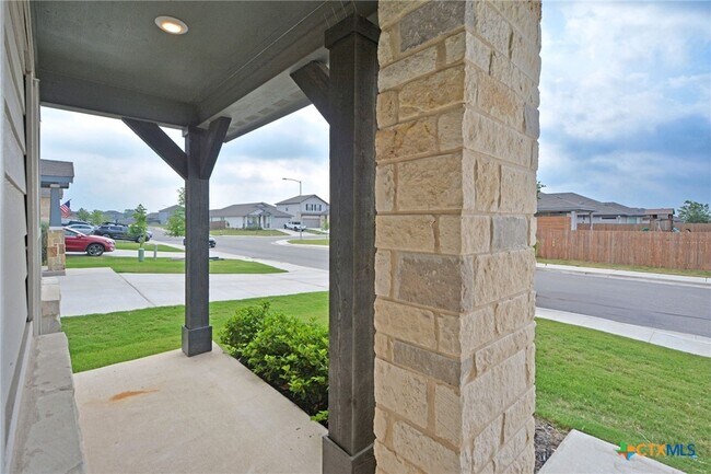 Building Photo - 723 Myrtle Path