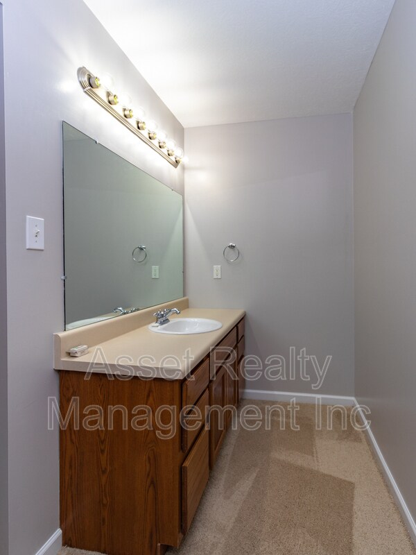 Building Photo - 2123 Cartmill Dr