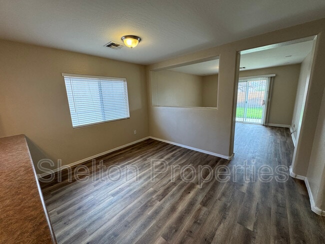 Building Photo - 10153 N 115th Dr