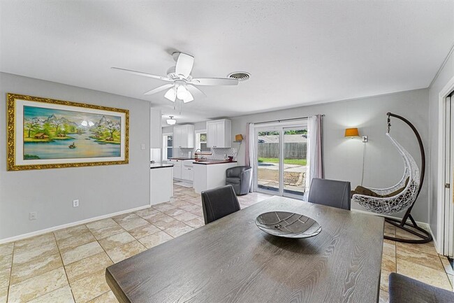 Building Photo - 9622 Fairdale Ln