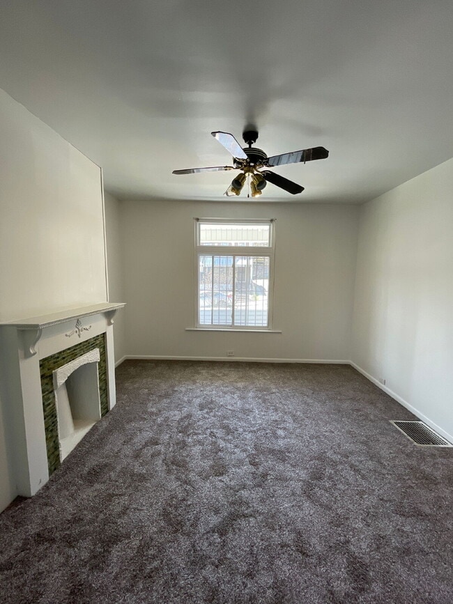 Building Photo - Cozy 3 Bedroom 1 Bath Home Near Pittsburgh