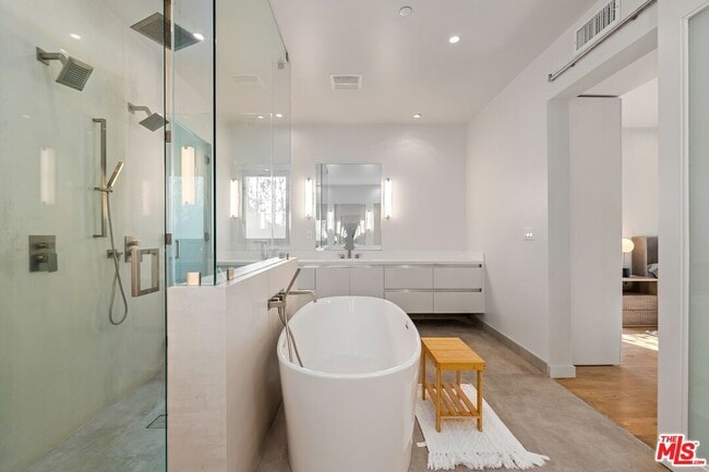 Building Photo - 1621 Malcolm Ave