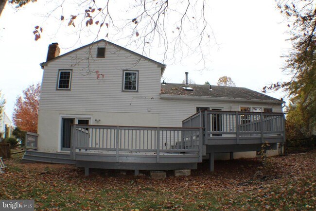 Building Photo - 5584 Queen Victoria Ct