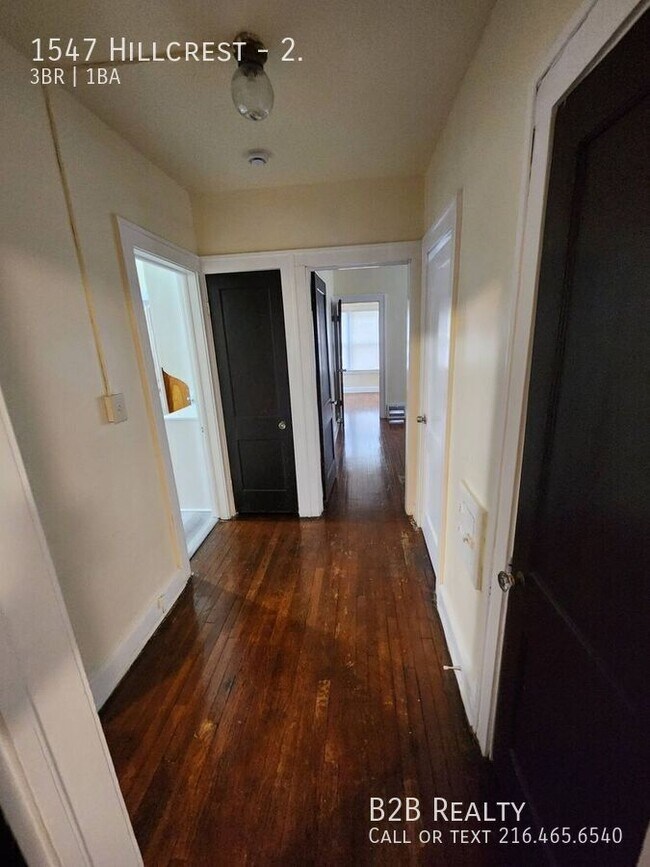 Building Photo - 1547 Hillcrest-2.