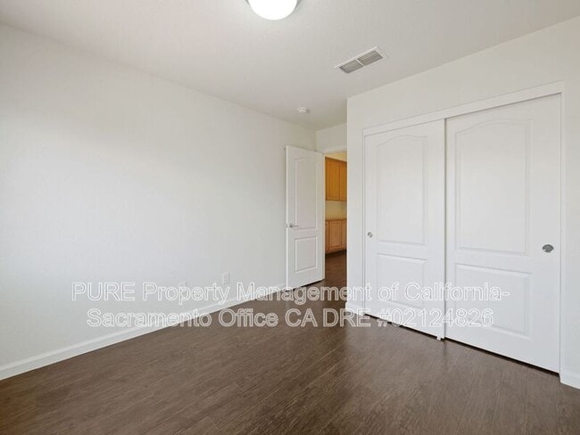 Building Photo - 2011 Misty Meadow Dr