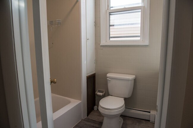 Building Photo - 1105 N 2nd St