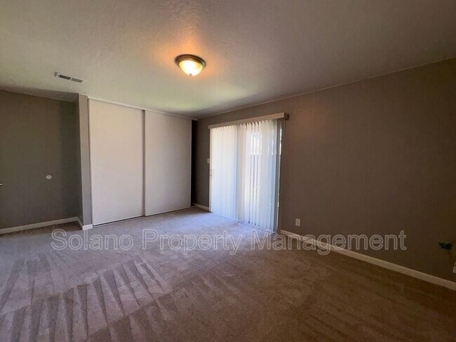 Building Photo - 1209 Vienna Ct