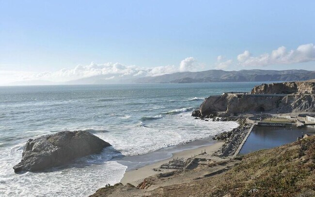 Building Photo - 305 23rd Ave