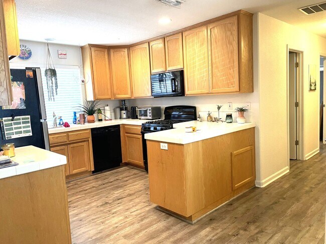 Building Photo - 3 bedroom, 2 bath in Grass Valley, CA 95945