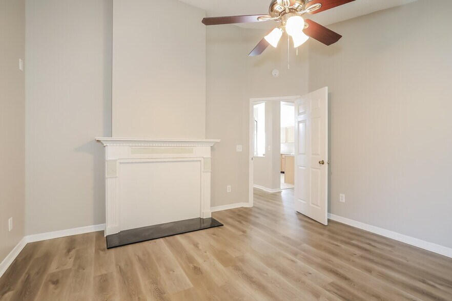 Building Photo - 1568 Saddlebrook Ln