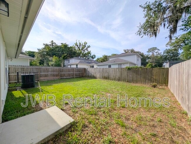 Building Photo - 8742 Cocoa Ave