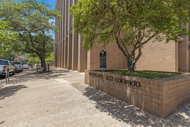 Building Photo - 1122 Colorado St
