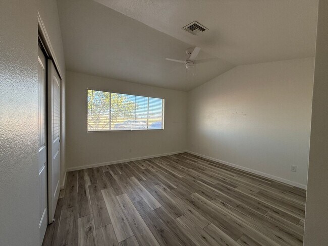 Building Photo - Chandler Blvd./Gilbert Rd, Patio home, 3 b...