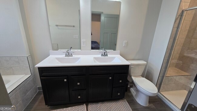 Building Photo - 115 Climbing Ivy Cir