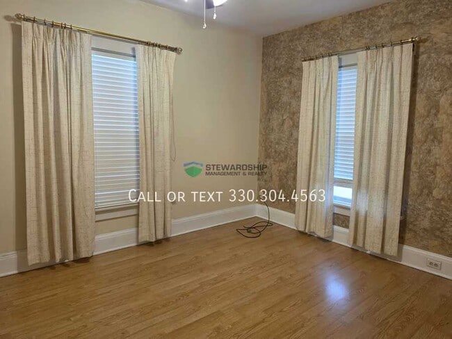 Building Photo - 213 Chestnut Ave NE