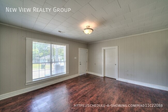 Building Photo - 620 N Moran St