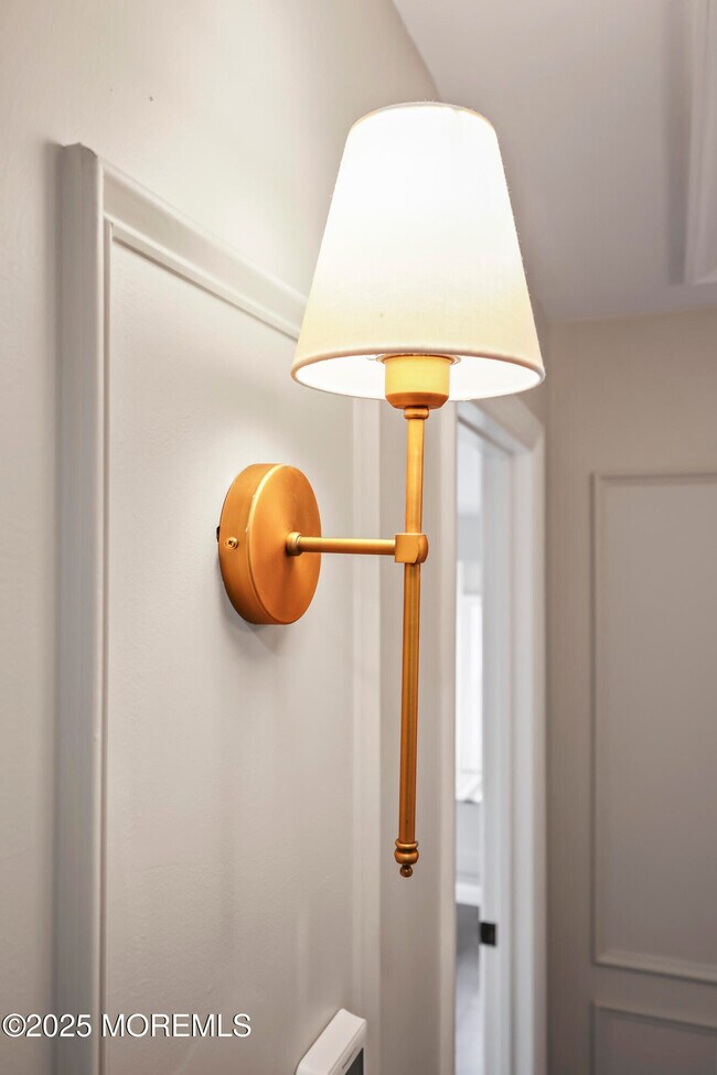 Building Photo - 400 S 1st Ave