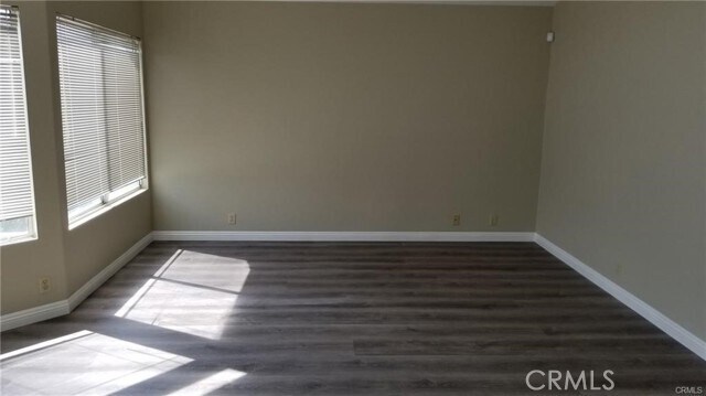 Building Photo - 424 Dylan Dr