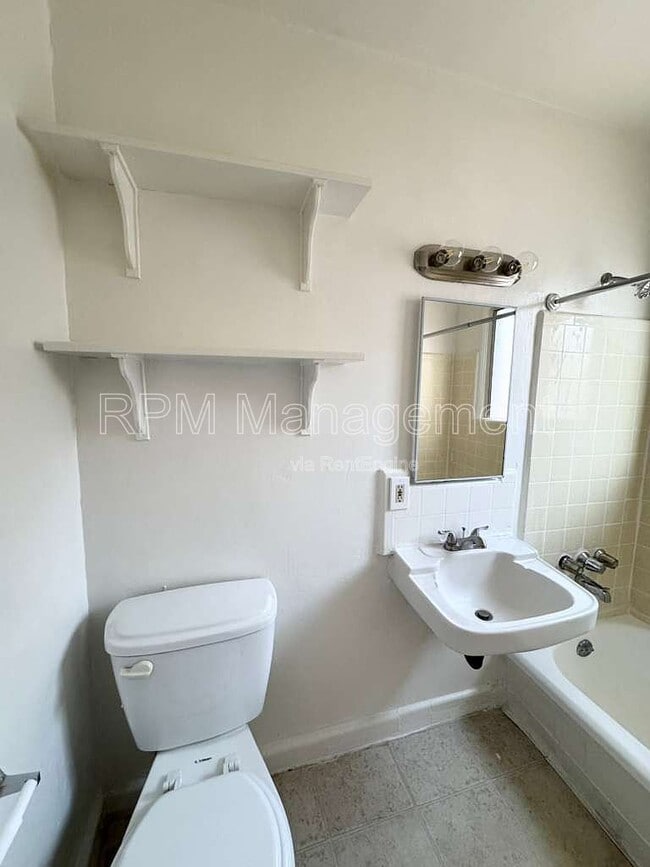 Building Photo - 7030 La Tijera Blvd