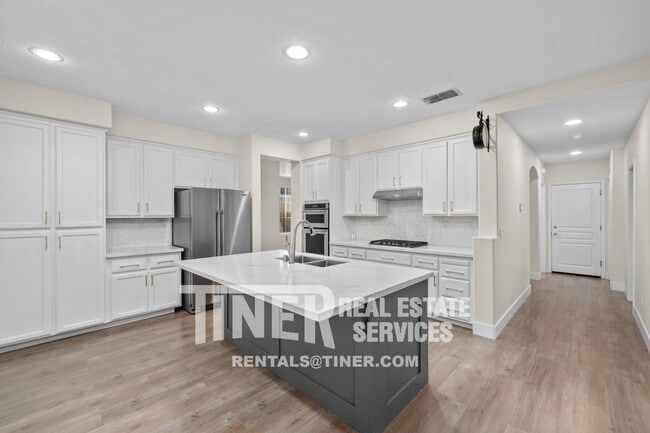 Building Photo - 3205 Corniche Ln