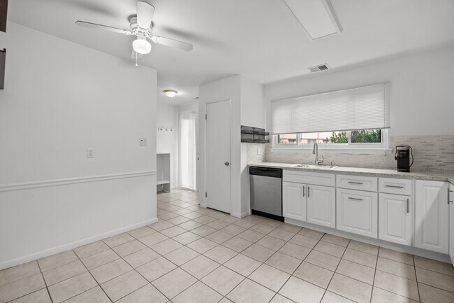 Building Photo - 1148 Willow Green Dr