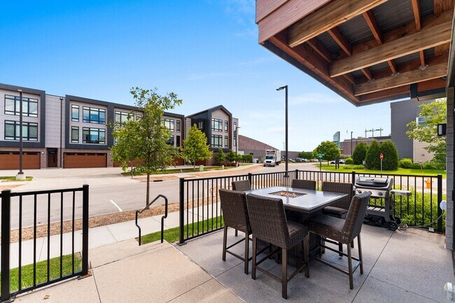 Building Photo - 1071 Brookwood Dr