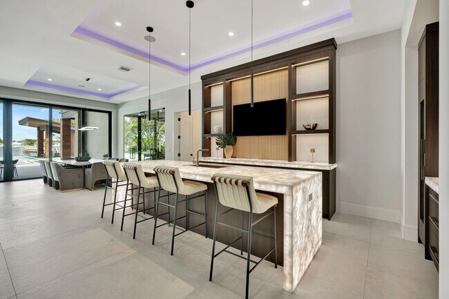 Building Photo - 416 S Lake Dr