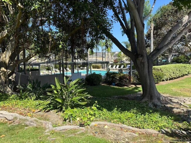 Building Photo - 3525 Caminito Carmel Landing