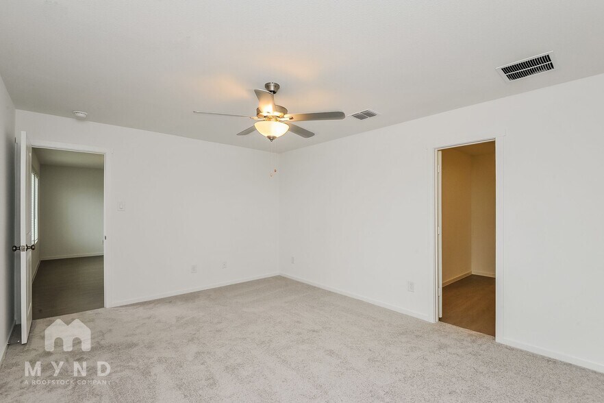Building Photo - 2721 Mistwood Dr