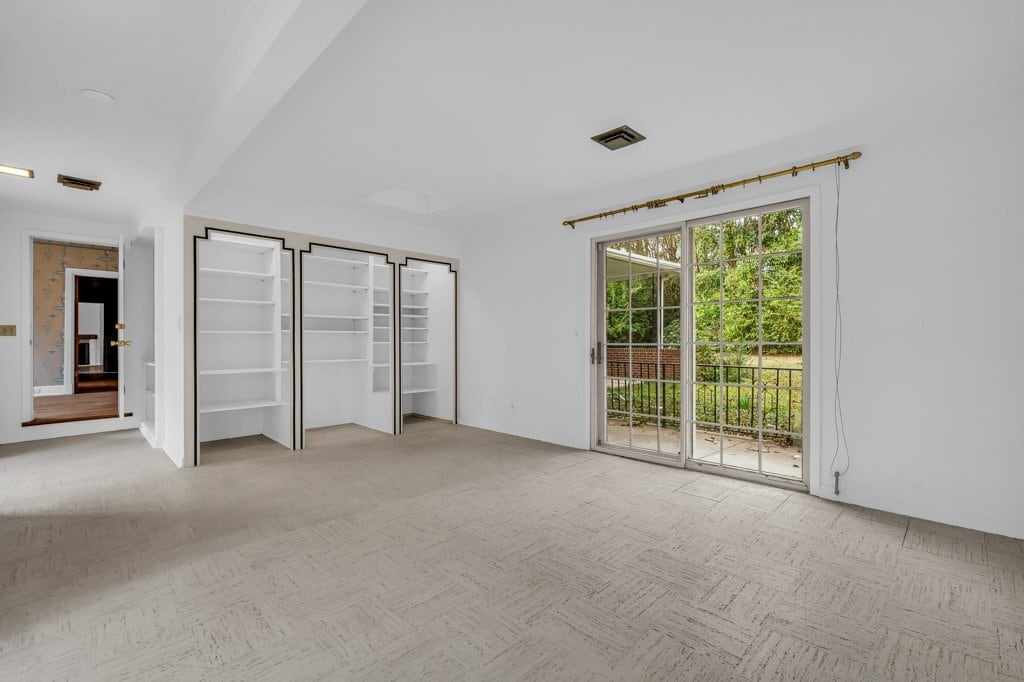 Building Photo - 905 8th Ave N