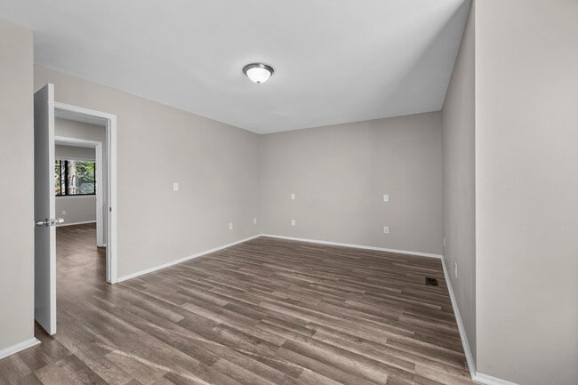 Building Photo - 5353 Wright Way S