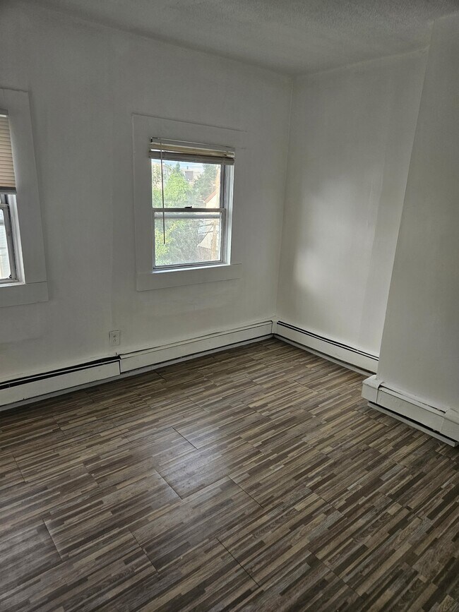 Building Photo - 124 Lyon St
