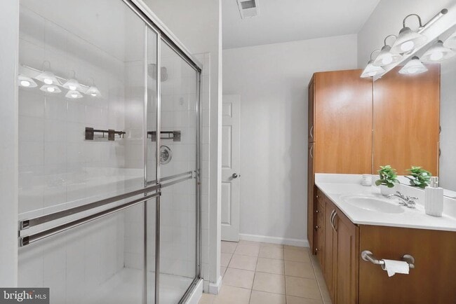 Building Photo - 12925 Centre Park Cir