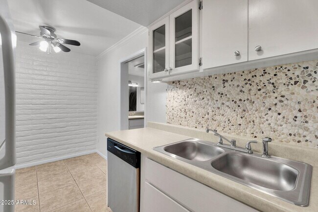 Building Photo - 3737 E Turney Ave