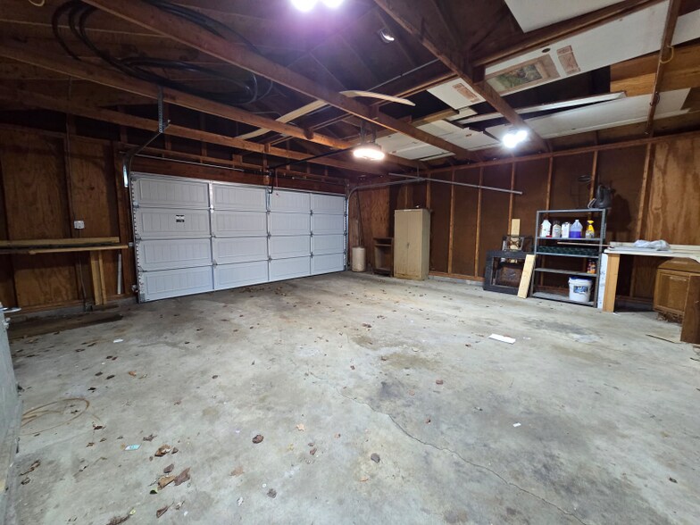 Building Photo - 705 Decatur St