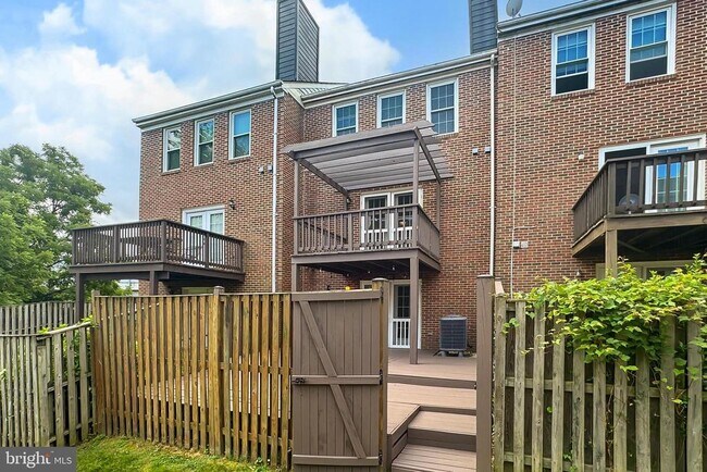 Building Photo - 9630 Sutton Green Ct