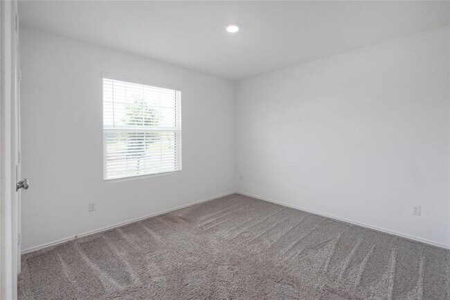 Building Photo - 421 Bluejack Wy